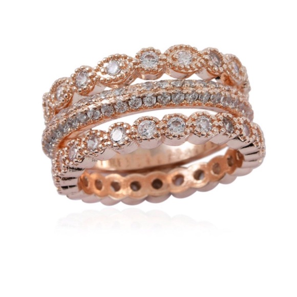 Jewelry - NWT 3 SIMULATED DIAMOND STACK RING ROSETONE SIZE 6